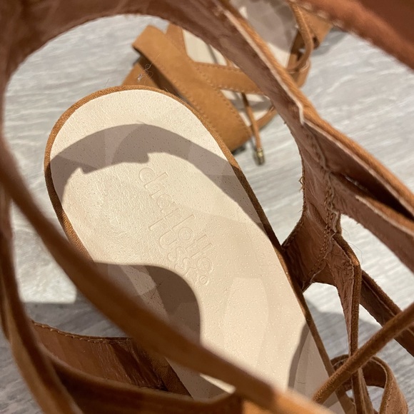 Strappy sandal heels - Picture 3 of 3